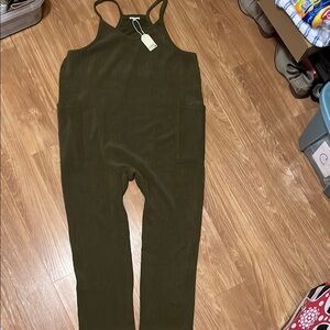 JODIFL Green Jumpsuit with Spaghetti Straps and Tapered Legs new medium